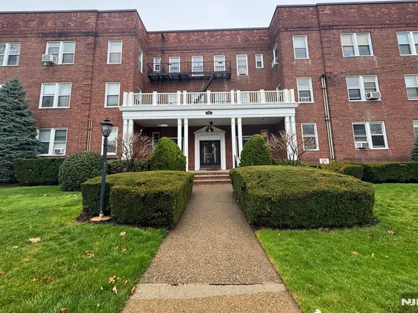 985 Teaneck Rd APT 3G, Teaneck, NJ 07666