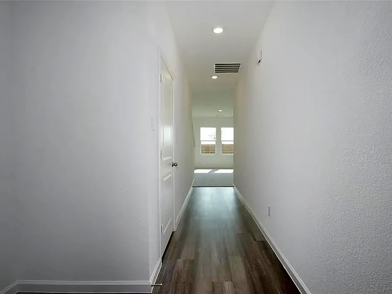 625 Delaware Ave — Photo 12
