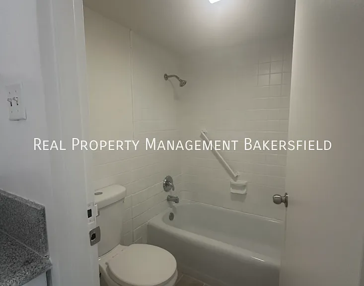 2700 White Ln #151 — Photo 8