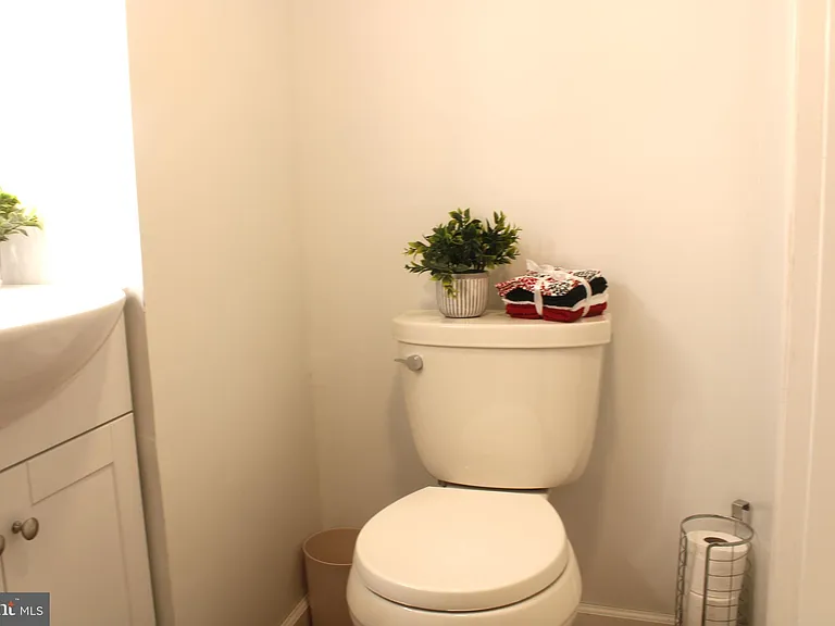 936 Carteret Ave — Photo 27