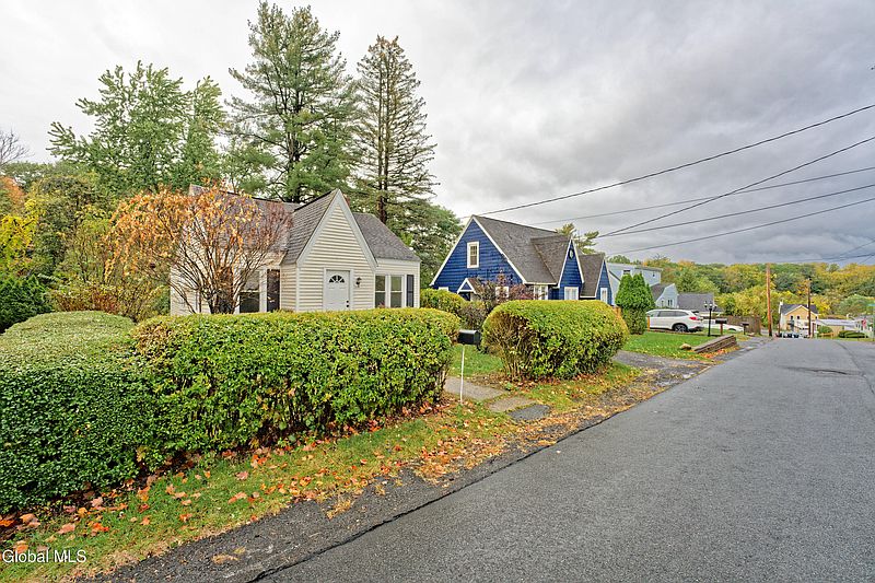 3rd image of 11 Victoria Avenue