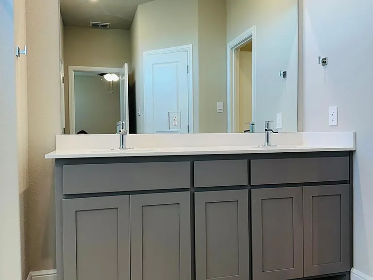 2516 Bellatrix Dr — Photo 14