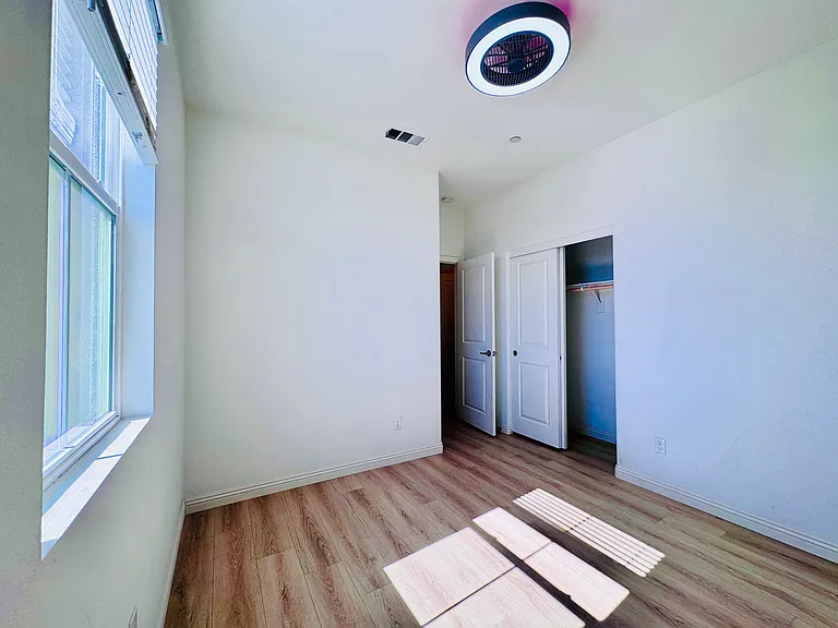8729 Roving Pl — Photo 10