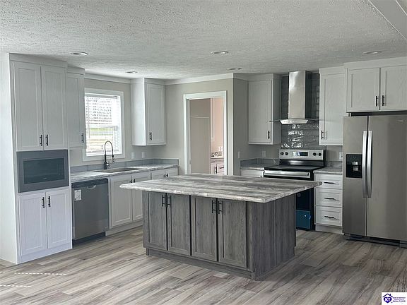 2nd image of 20 Drew Ln