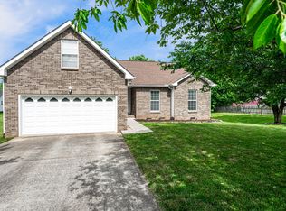 3992 Castle Bar, Clarksville, TN 37040