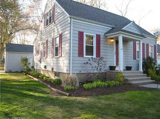 225 Edison Rd, Trumbull, CT 06611