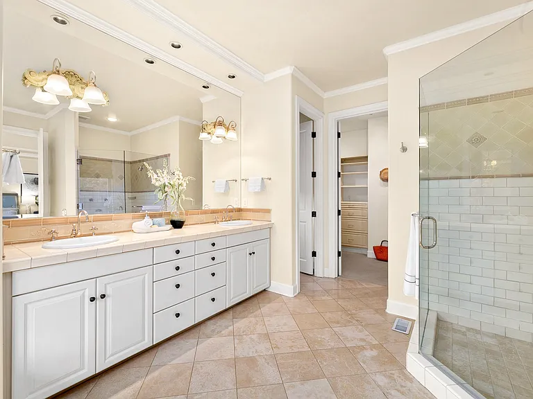 9676 Evergreen Dr NE — Photo 28