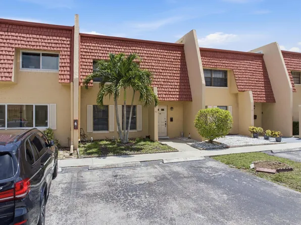 52 Canterbury Lane, Tamarac, FL 33319