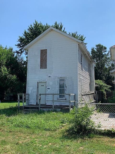 1st image of 1142 Putnam Ave