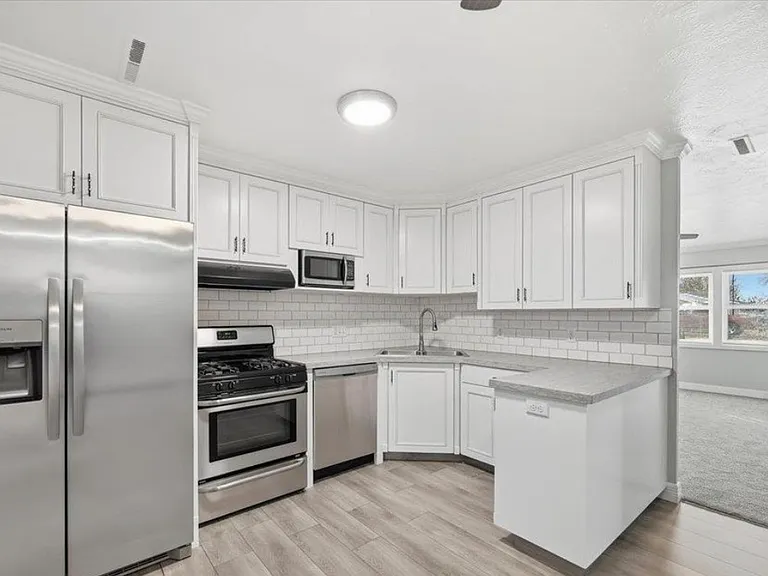 3109 Surfwood Dr — Photo 3