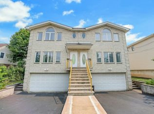 412B 1st St #B, Palisades Park, NJ 07650