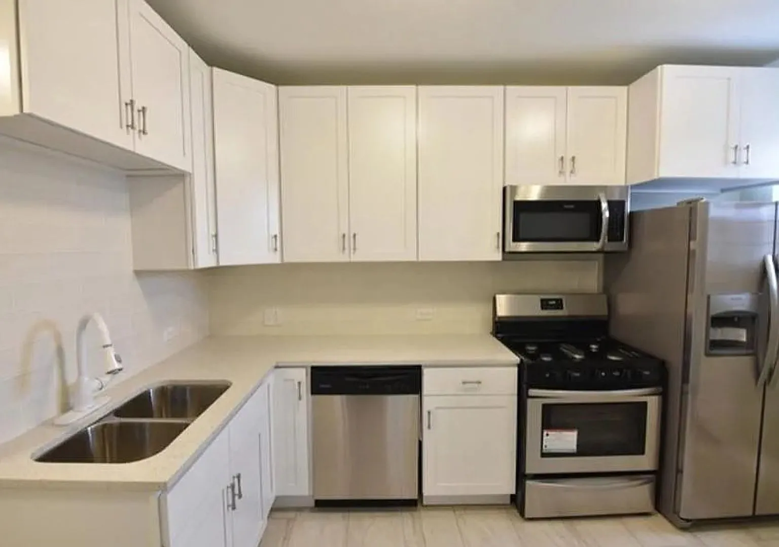 5318 W Monroe St — Photo 1
