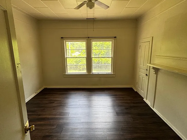 833 Kings Rd — Photo 26