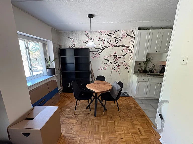 Benedict Ave — Photo 3