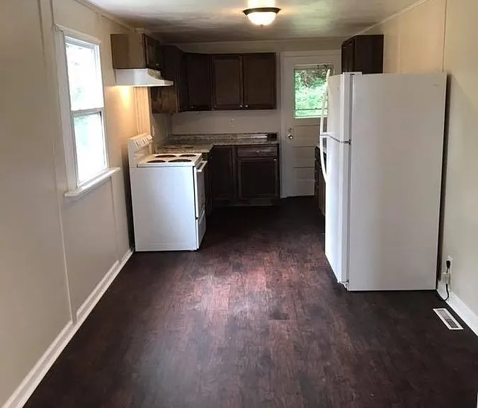 4814 Lougean Ave — Photo 3