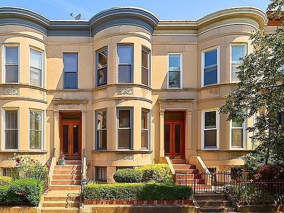 2nd image of 211 Midwood St