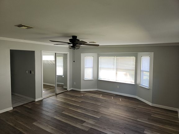 3rd image of 408 SE 16th St