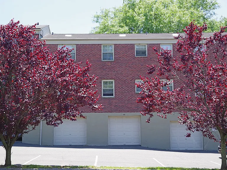 Murray Hill Gardens — Photo 47