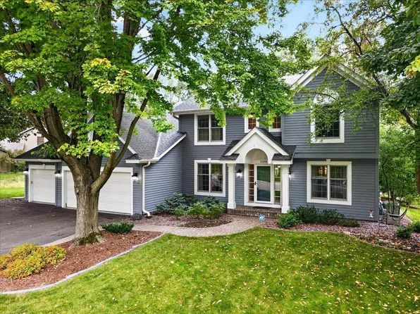 2398 Hunter Dr, Chanhassen, MN 55317
