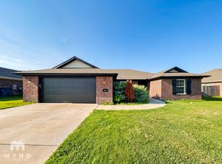 513 Eagle Dr, Gravette, AR 72736