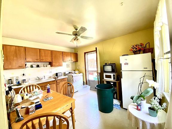 3rd image of 712 Kirkwood Dr