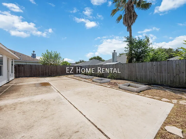 2619 Dylans Crossing Dr — Photo 18