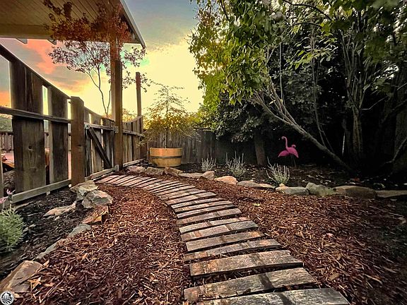 3rd image of 659 Twilight Ct