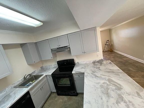 5th image of 616 Clearview Pkwy APT A