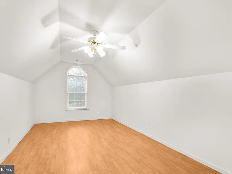 10721 Colbys Ln — Photo 32