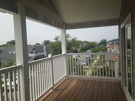 3rd image of 469 E Hudson St