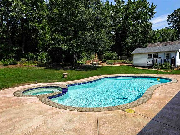5th image of 20959 Hickory Ln