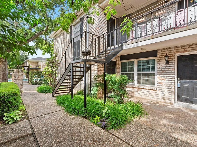 7900 Westheimer Rd #121 — Photo 3