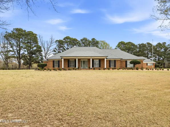 8798 Hunters Horn Cv, Olive Branch, MS 38654