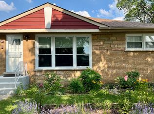8835 National Ave, Morton Grove, IL