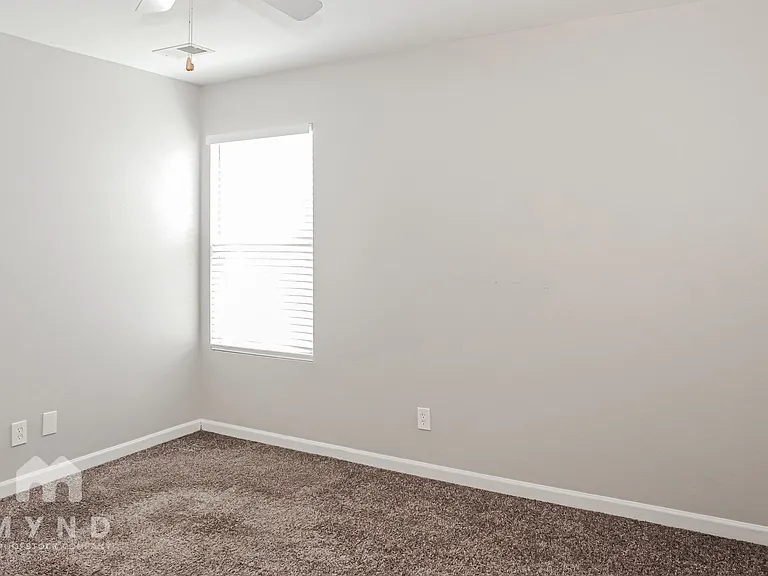 3225 Lakeland Dr — Photo 18