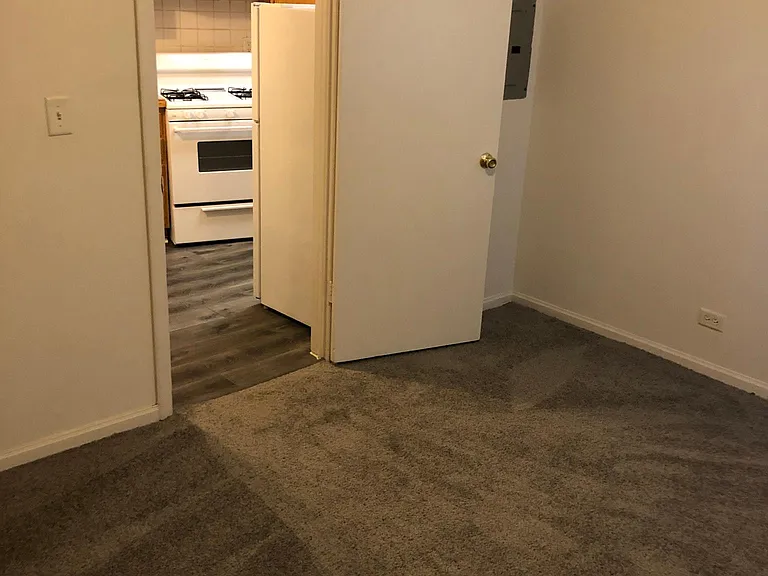 Des Plaines Apartments — Photo 9