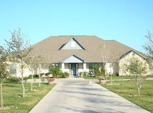 1802 N Cesar Chavez Dr, Edinburg, TX 78542
