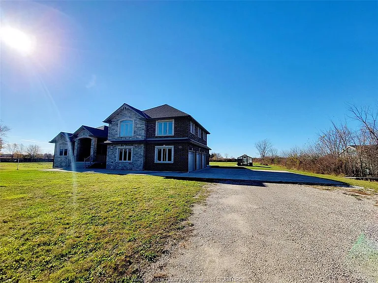 7835 Broderick Rd — Photo 4