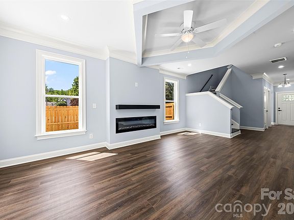 5th image of 521 Austin Dr
