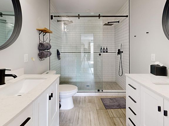 5th image of 3714 E Amelia Ave #1