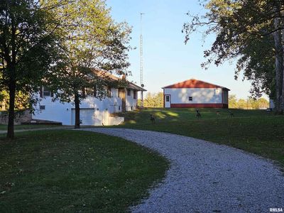 601 N Valley St, Wayne City, IL, 62895