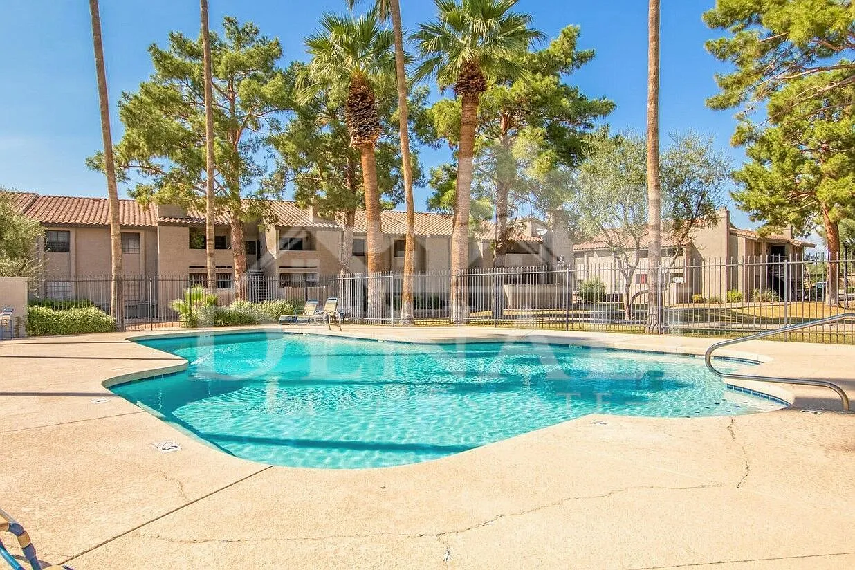 2 bed, 2.0 bath, 828 sqft, $1,395 — Photo 1