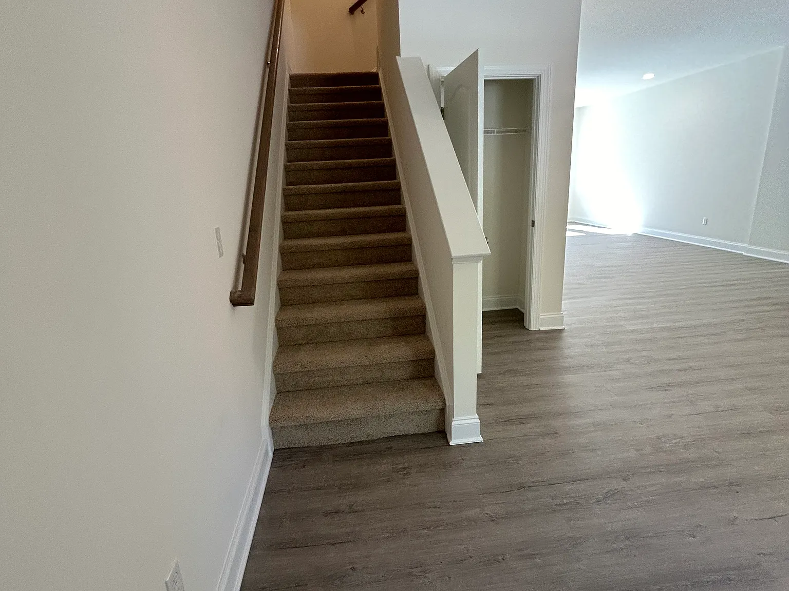 3 bed, 2.5 bath, 1642 sqft, $1,900 — Photo 3