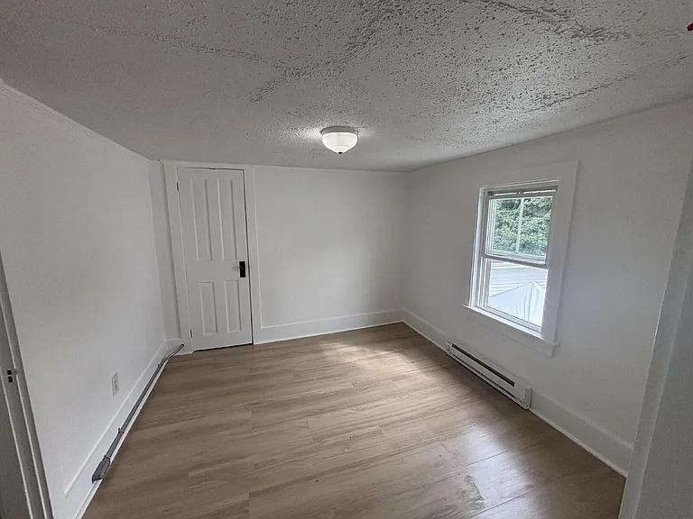 9 1/2 Dunlap St #1 — Photo 7