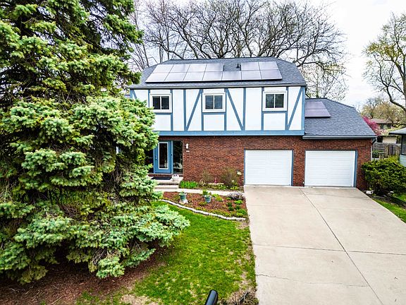2nd image of 300 Harper Ct
