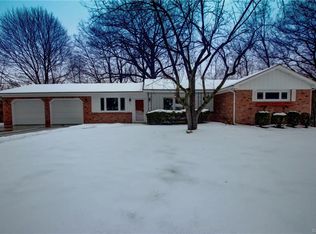 421 Hilltop Dr, Elma, NY 14059
