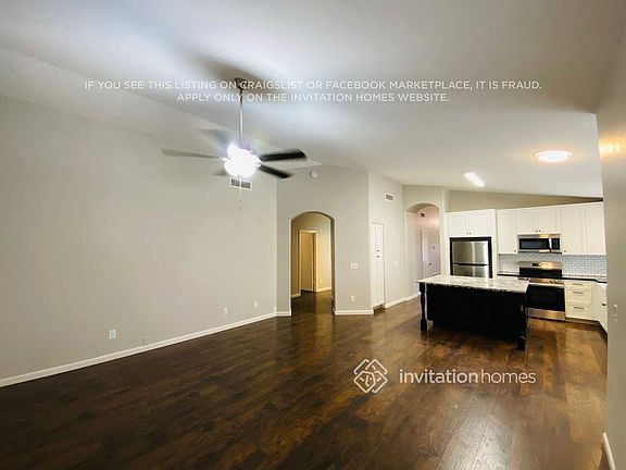 3rd image of 1002 W Chicago Ct