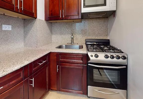 5th image of 210 E 36th St APT 4-H
