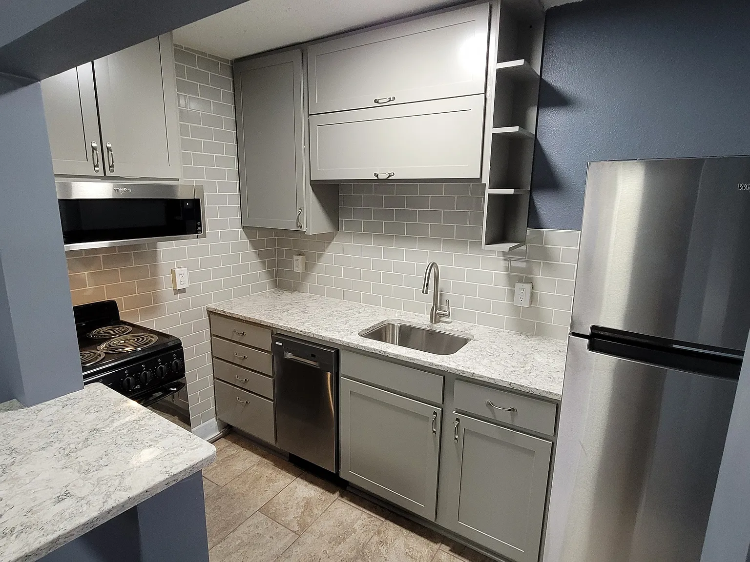1 bed, 430 sqft, $1,000 — Photo 2