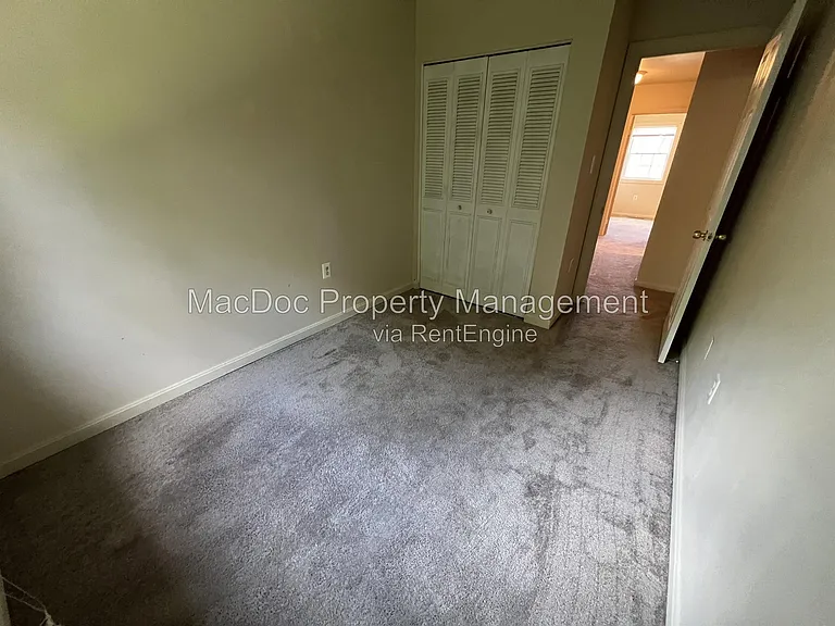 14611 Earlham Ct — Photo 16